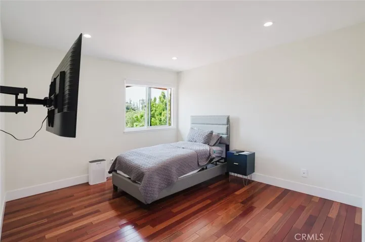 21210 Tulsa, Chatsworth, California 91311