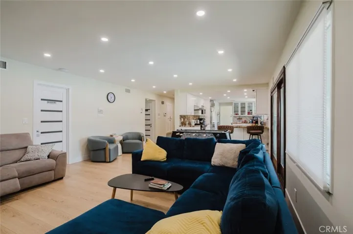 21210 Tulsa, Chatsworth, California 91311