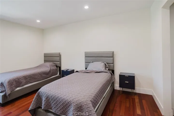 21210 Tulsa, Chatsworth, California 91311