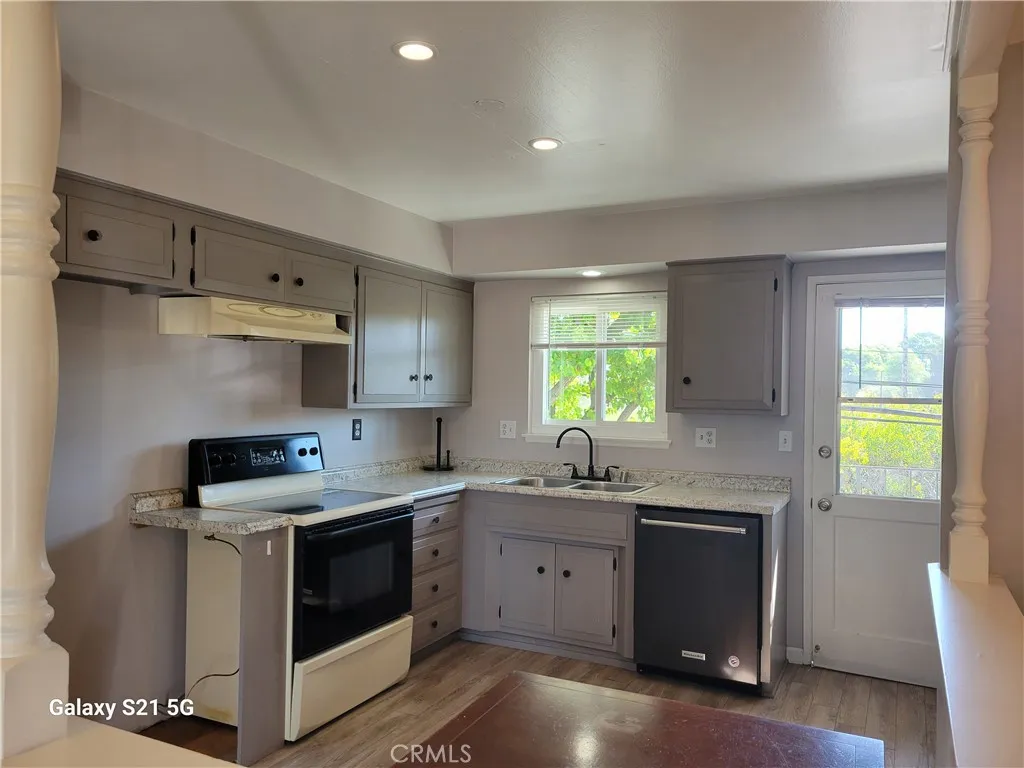Huge chefs kitchen