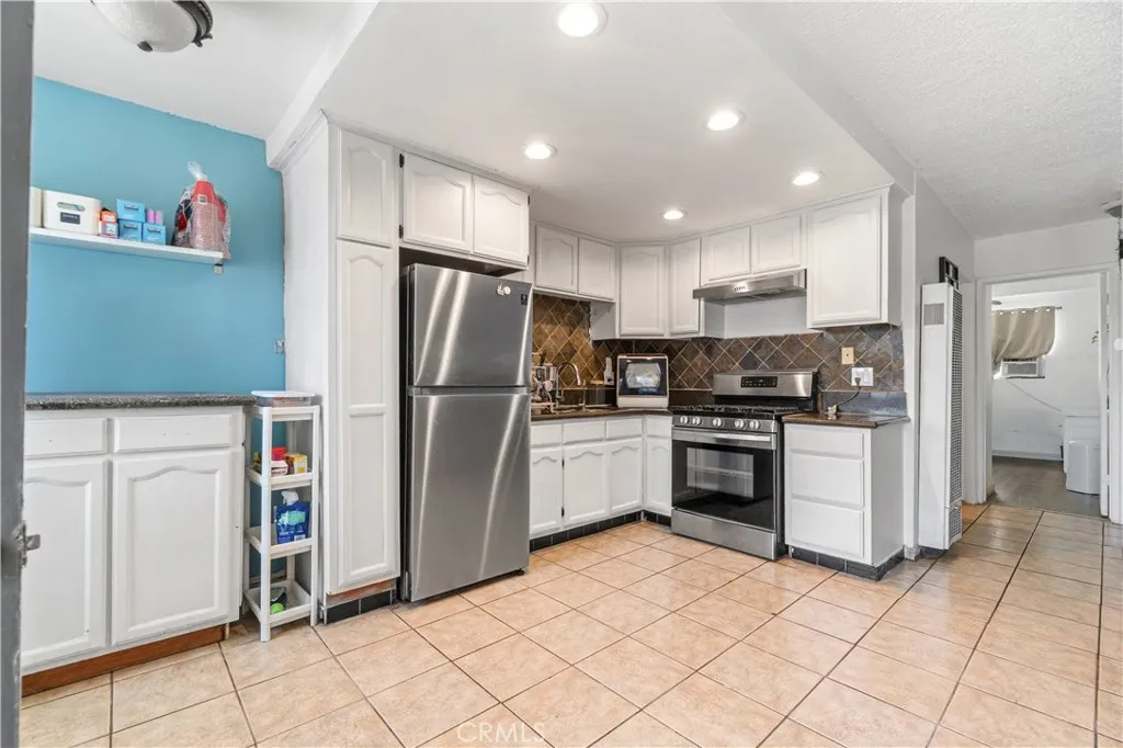  Refreshed Kitchen with Stainless Steel Appliances