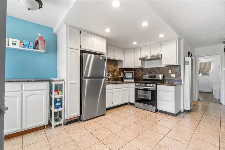  Refreshed Kitchen with Stainless Steel Appliances