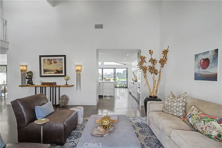 6722 Gate Hill, Huntington Beach, California 92648