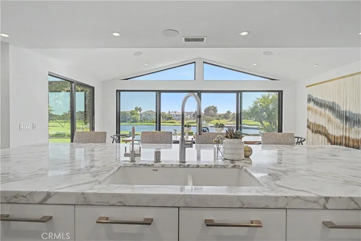6722 Gate Hill, Huntington Beach, California 92648