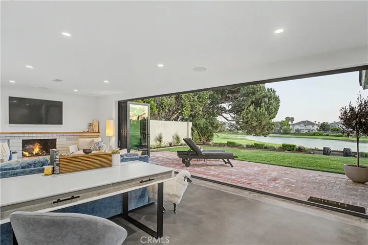 6722 Gate Hill, Huntington Beach, California 92648