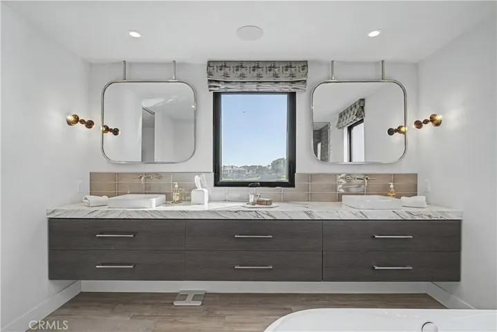 6722 Gate Hill, Huntington Beach, California 92648