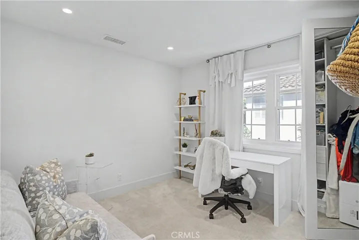 6722 Gate Hill, Huntington Beach, California 92648