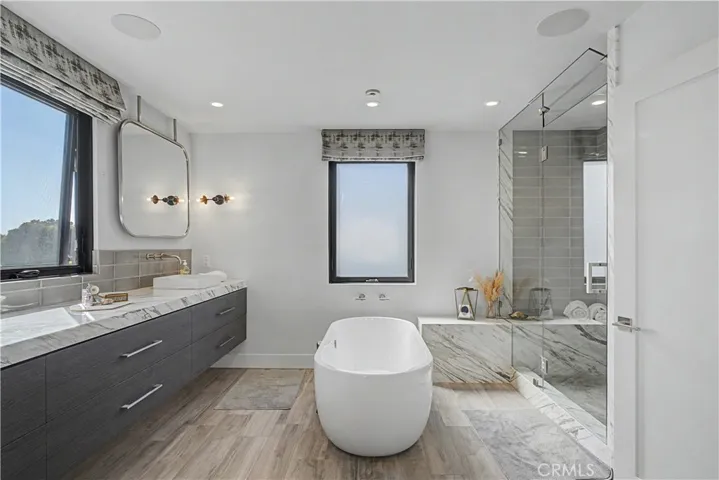 6722 Gate Hill, Huntington Beach, California 92648