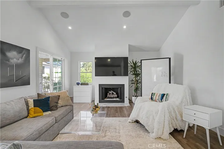 6722 Gate Hill, Huntington Beach, California 92648