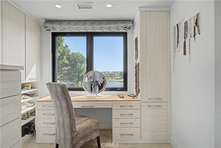6722 Gate Hill, Huntington Beach, California 92648