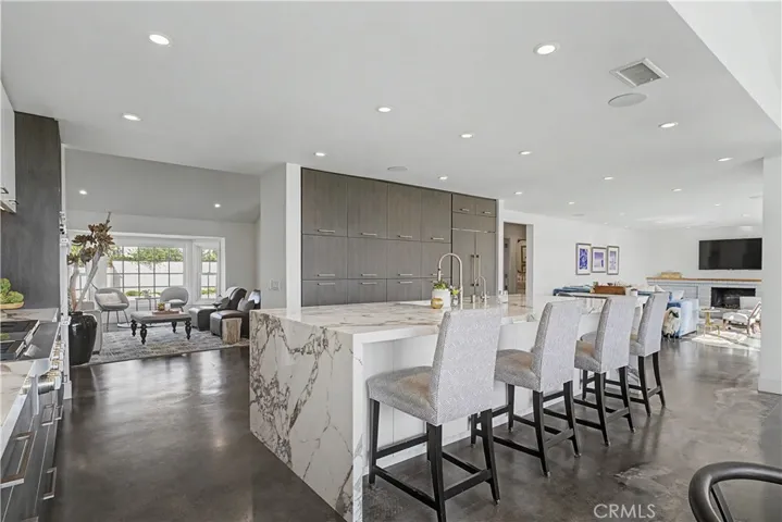 6722 Gate Hill, Huntington Beach, California 92648