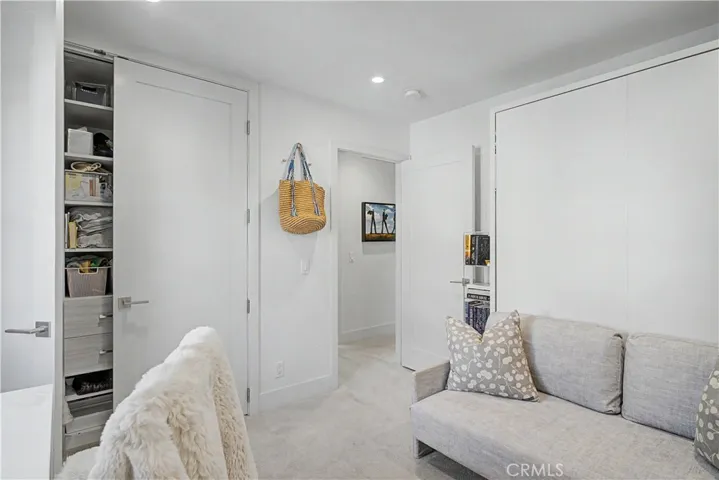 6722 Gate Hill, Huntington Beach, California 92648
