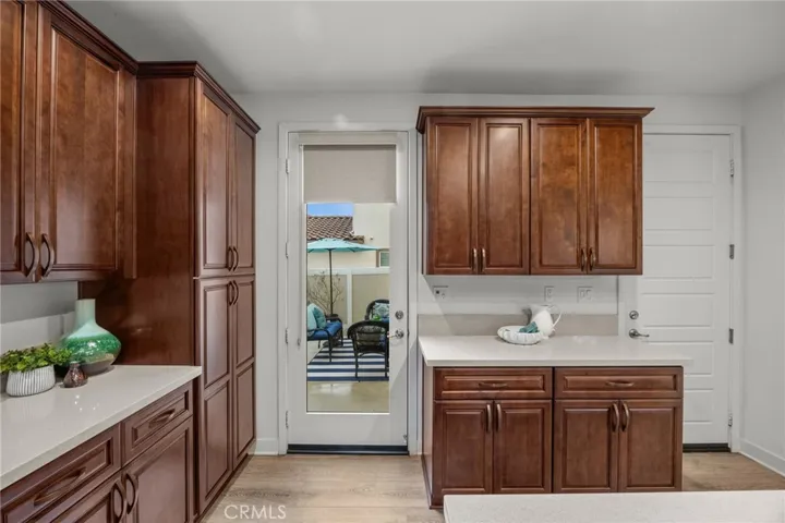 Kitchen with direct access to backyard