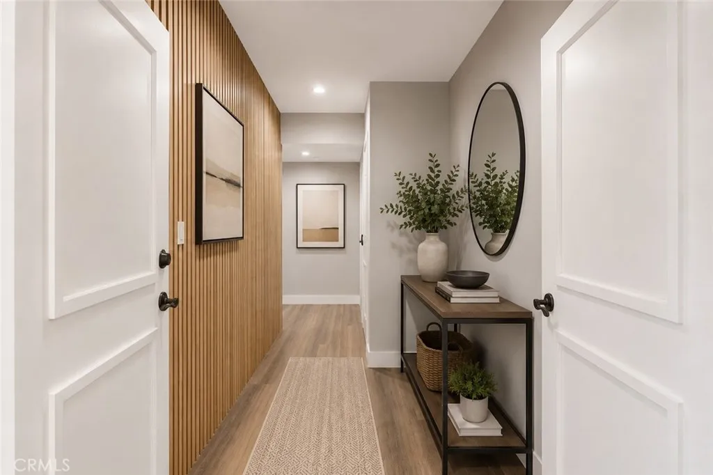 Virtually Staged Entryway