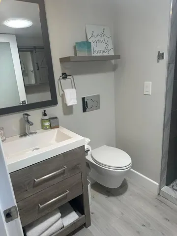 Bathroom sink