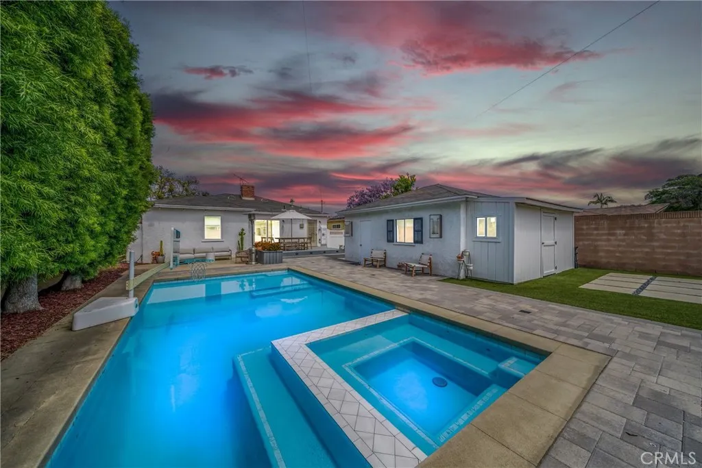 photo is digitally altered