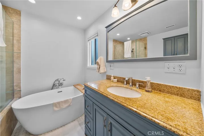 1006 E Ridgewood St, Long Beach, California 90807