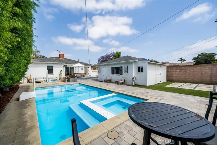 1006 E Ridgewood St, Long Beach, California 90807