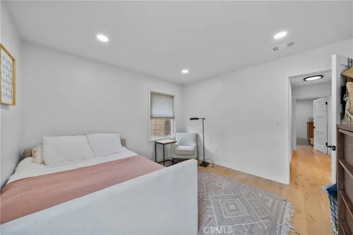 1006 E Ridgewood St, Long Beach, California 90807