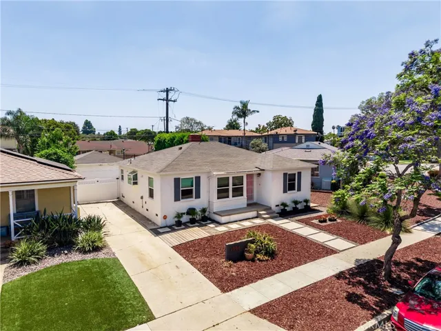 1006 E Ridgewood St, Long Beach, California 90807