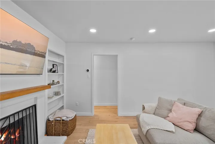 1006 E Ridgewood St, Long Beach, California 90807