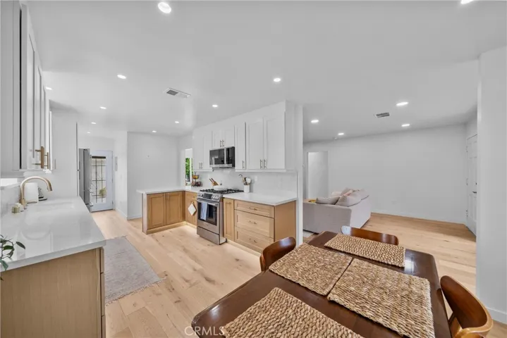 1006 E Ridgewood St, Long Beach, California 90807
