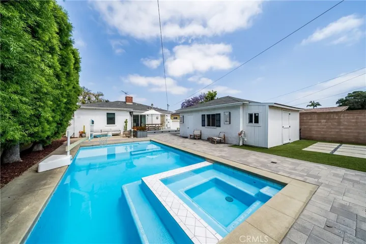 1006 E Ridgewood St, Long Beach, California 90807