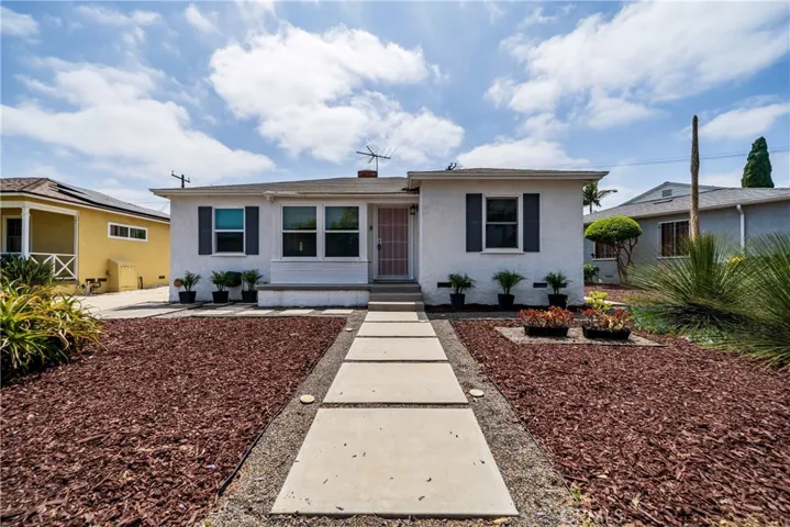1006 E Ridgewood St, Long Beach, California 90807