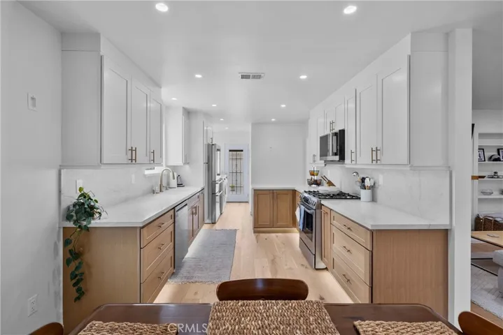 1006 E Ridgewood St, Long Beach, California 90807