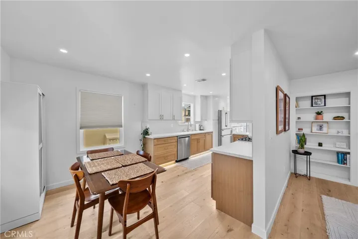 1006 E Ridgewood St, Long Beach, California 90807