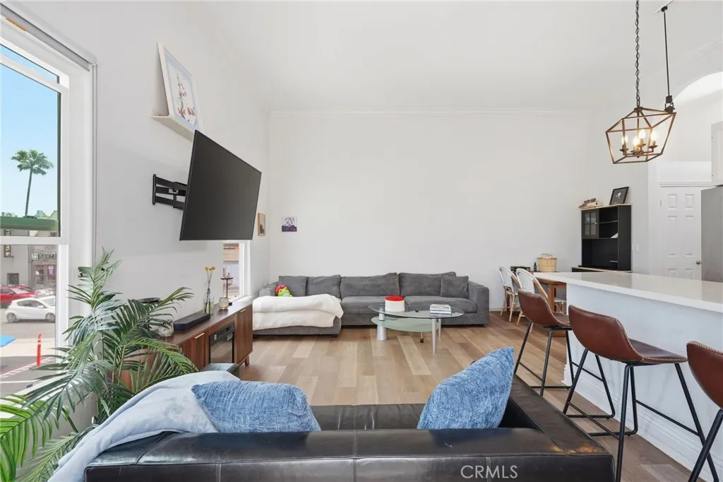 Unit D: Livingroom