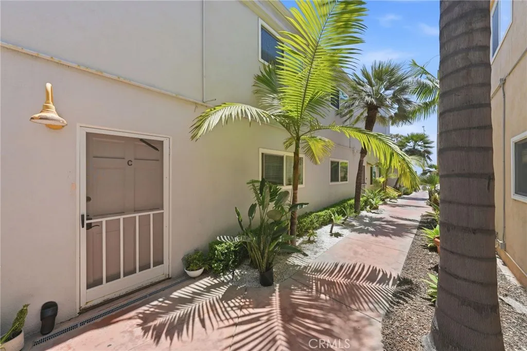 Lower Units front door and outdoor area.
