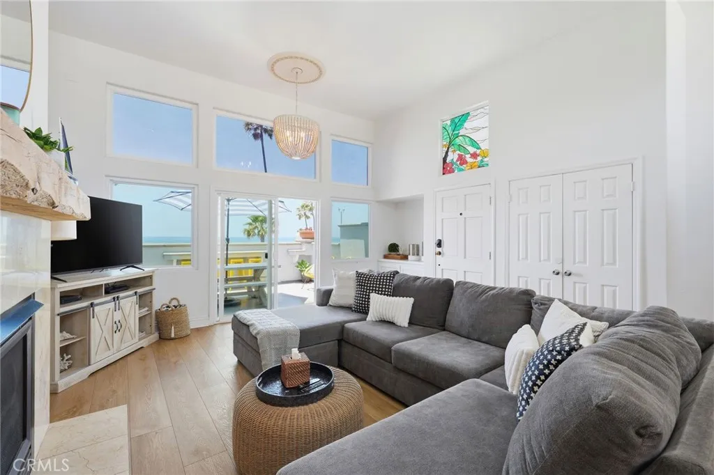 Unit A: Living room area looking towards the ocean