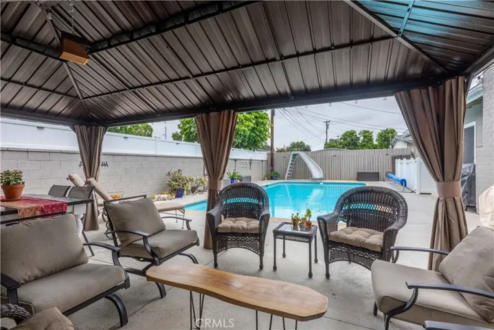 2726 Chatwin, Long Beach, California 90815