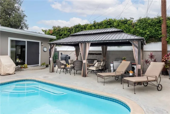 2726 Chatwin, Long Beach, California 90815