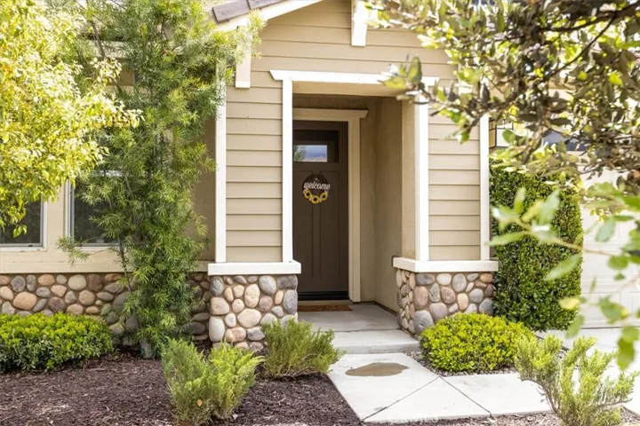 29813 Far Shore Drive, Menifee, California 92585