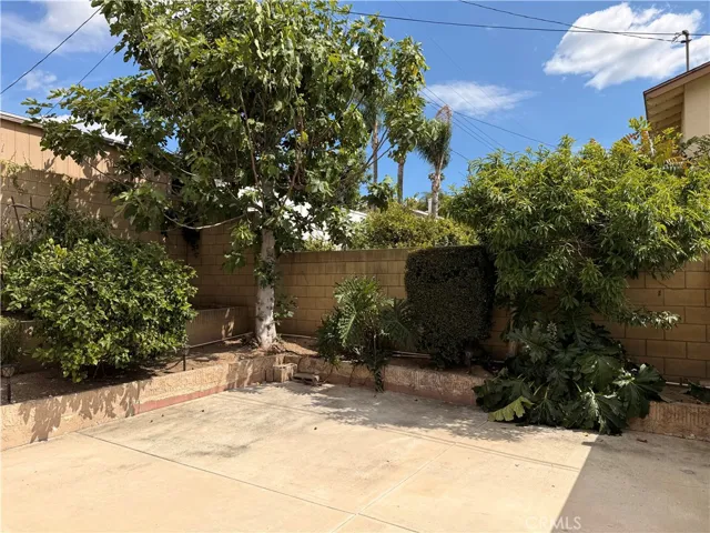 136 N Tiana Lane, Anaheim Hills, California 92807