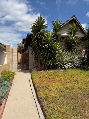 136 N Tiana Lane, Anaheim Hills, California 92807