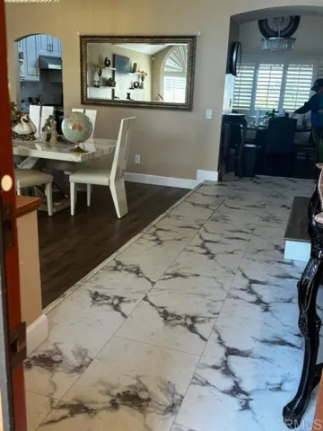LR ENTRY.1