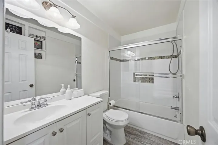 7890 E Spring Street 17-f, Long Beach, California 90815