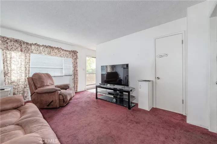 10921 Walnut, Los Alamitos, California 90720