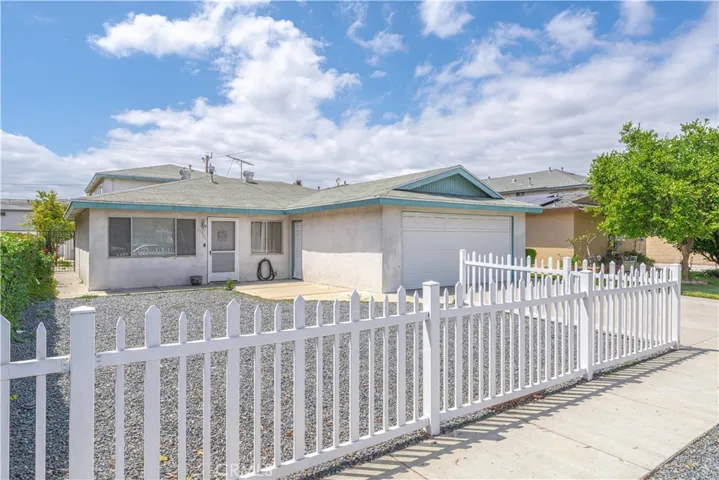 10921 Walnut, Los Alamitos, California 90720
