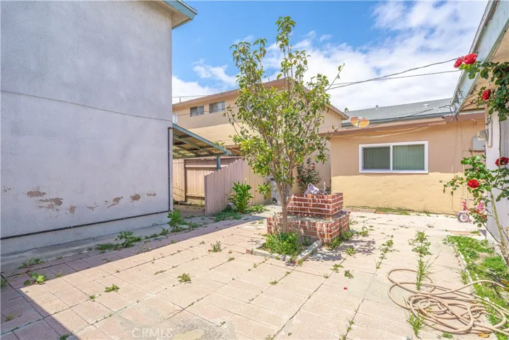 10921 Walnut, Los Alamitos, California 90720