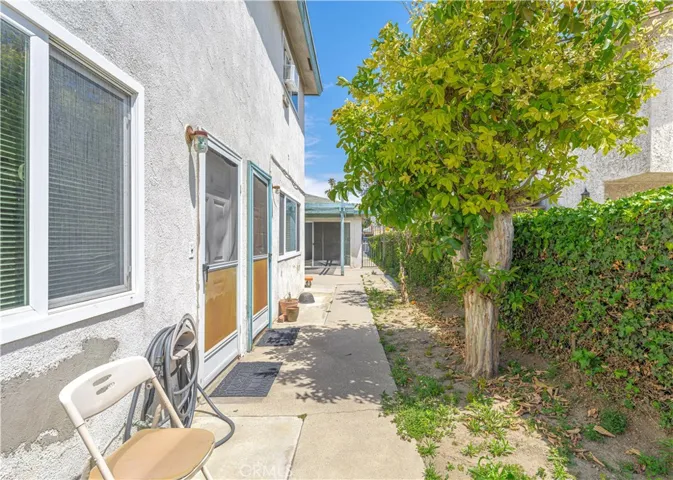 10921 Walnut, Los Alamitos, California 90720