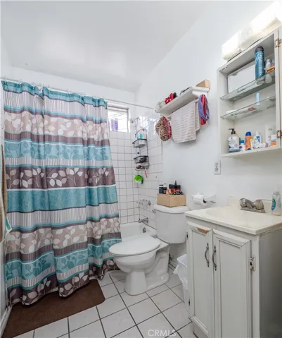 10921 Walnut, Los Alamitos, California 90720