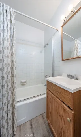 10921 Walnut, Los Alamitos, California 90720
