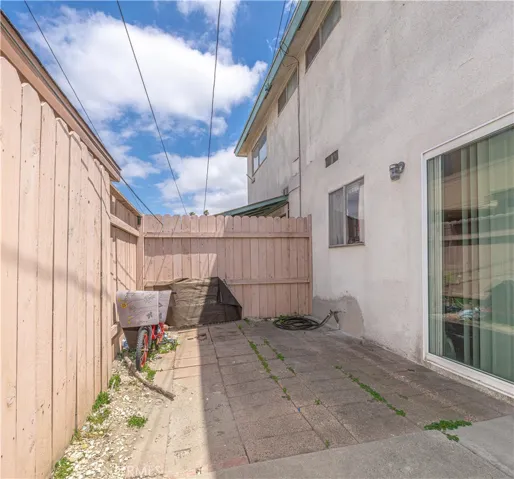 10921 Walnut, Los Alamitos, California 90720