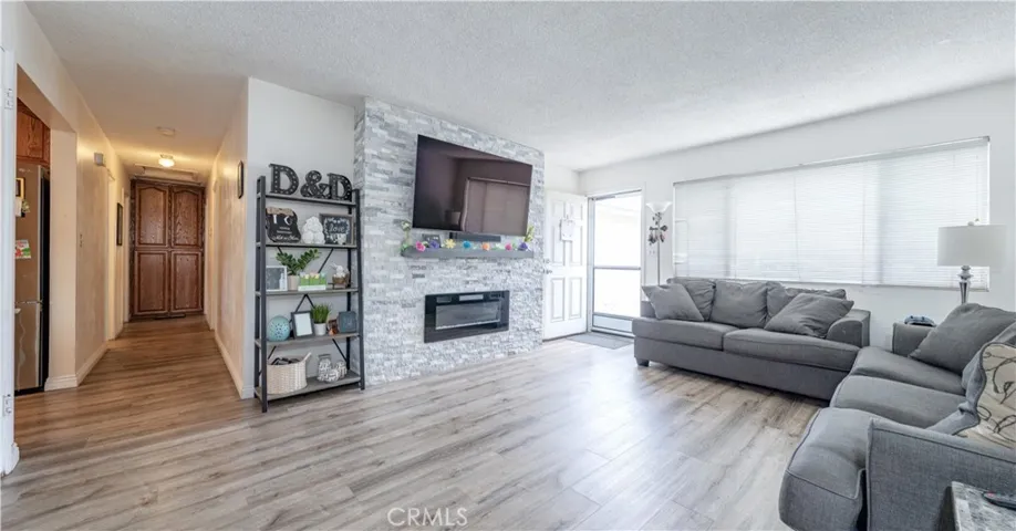 10921 Walnut, Los Alamitos, California 90720