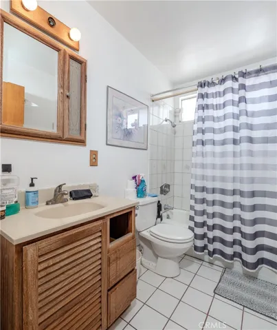 10921 Walnut, Los Alamitos, California 90720