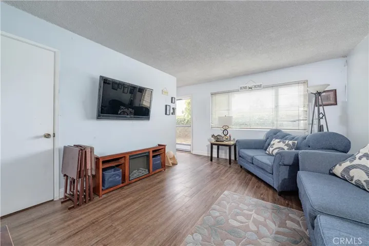 10921 Walnut, Los Alamitos, California 90720